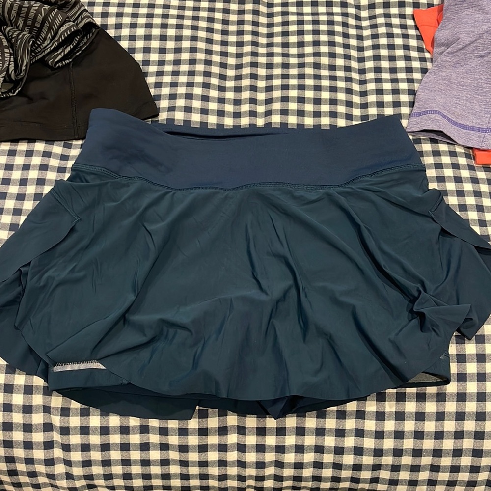 Dark real lululemon skirt/shorts combo size 4